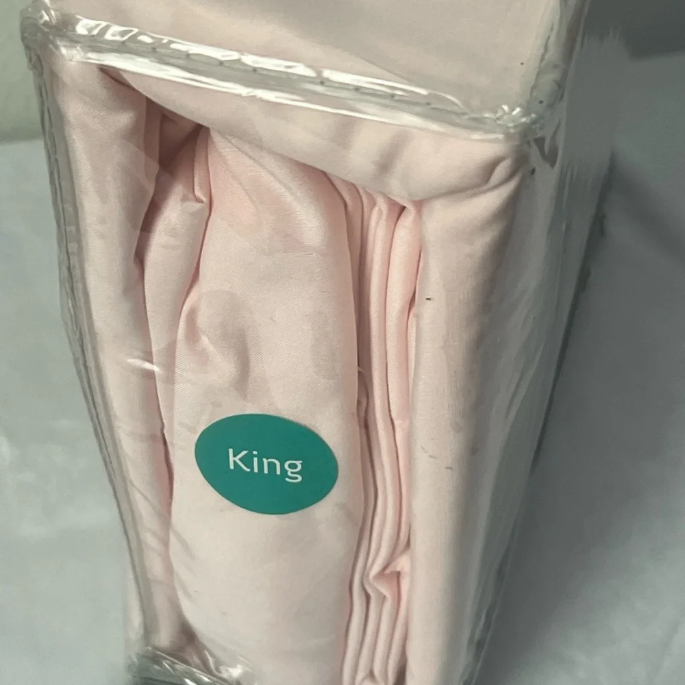4 Pieces Sheet Set, King Size Flat Sheet, Fitted‎ Sheet, 2 Pillow Cases, New